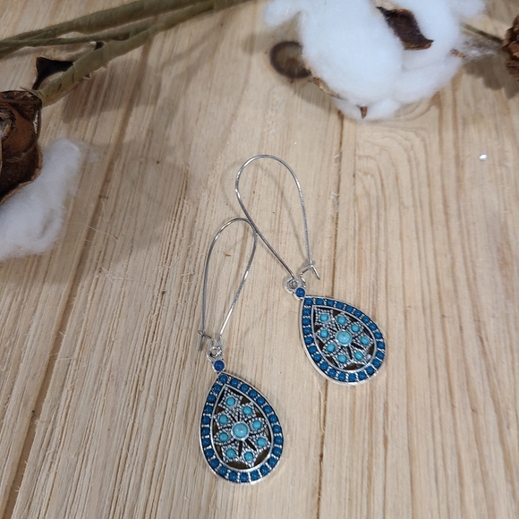 💙💙NEW💙💙BEAUTIFUL!! BOHOMEIAN INK BLUE Dangle Earrings 💙💙 - Picture 5 of 12